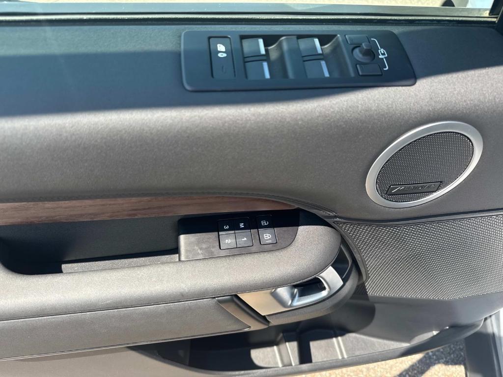 used 2024 Land Rover Discovery car, priced at $45,888
