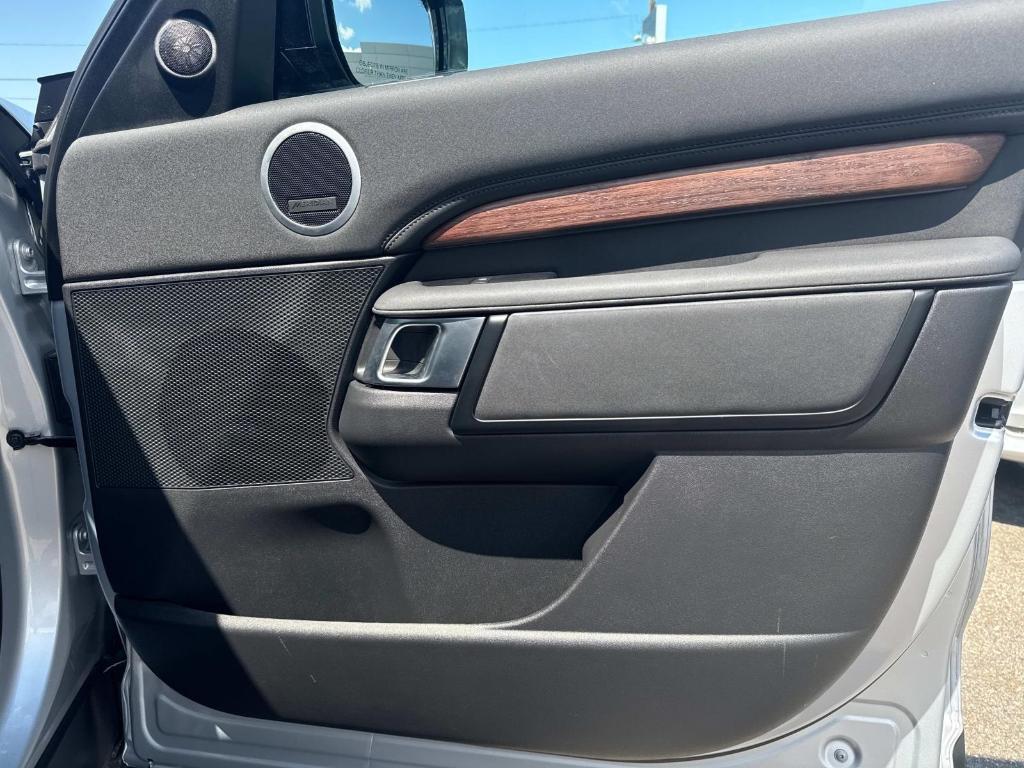 used 2024 Land Rover Discovery car, priced at $45,888