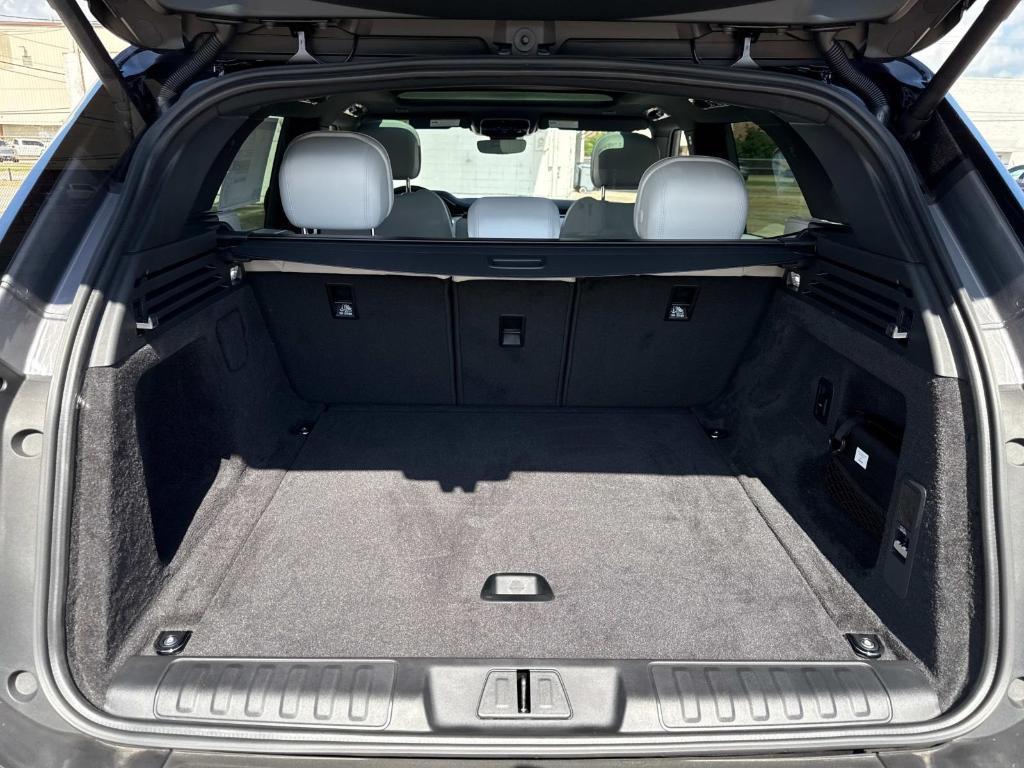 new 2025 Land Rover Range Rover Sport car, priced at $92,190