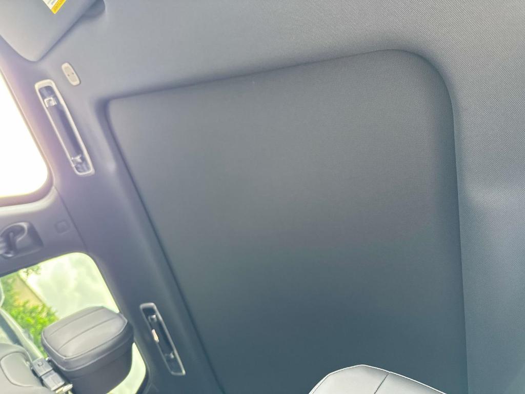 new 2025 Land Rover Range Rover Sport car, priced at $91,255