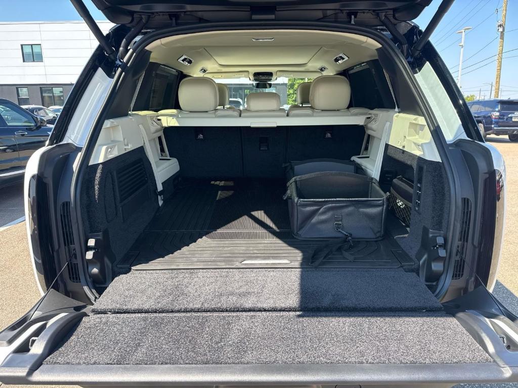 new 2025 Land Rover Range Rover car, priced at $140,760