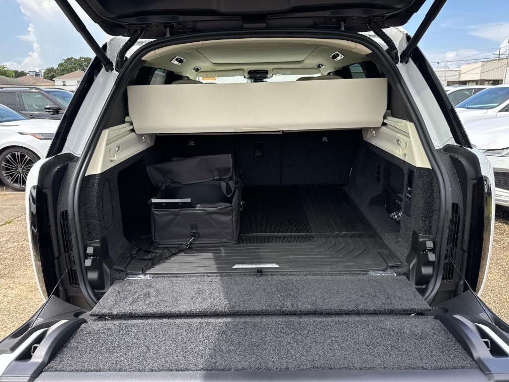 new 2025 Land Rover Range Rover car, priced at $128,500