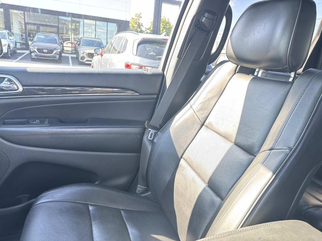 used 2016 Jeep Grand Cherokee car, priced at $19,390