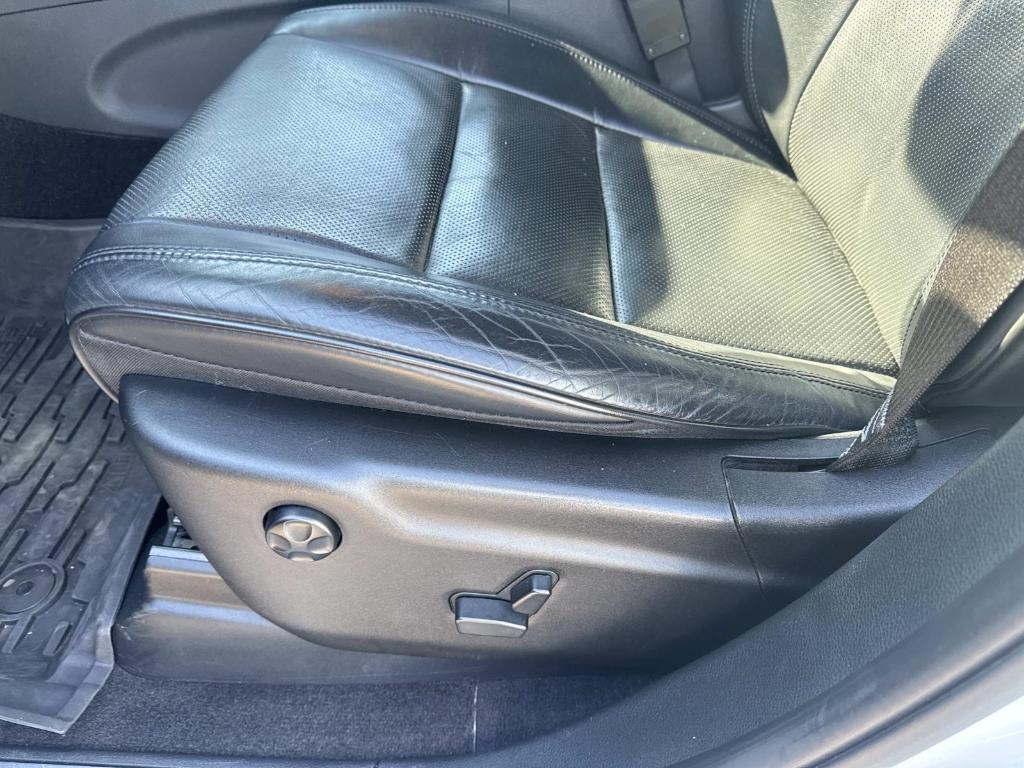 used 2016 Jeep Grand Cherokee car, priced at $19,390