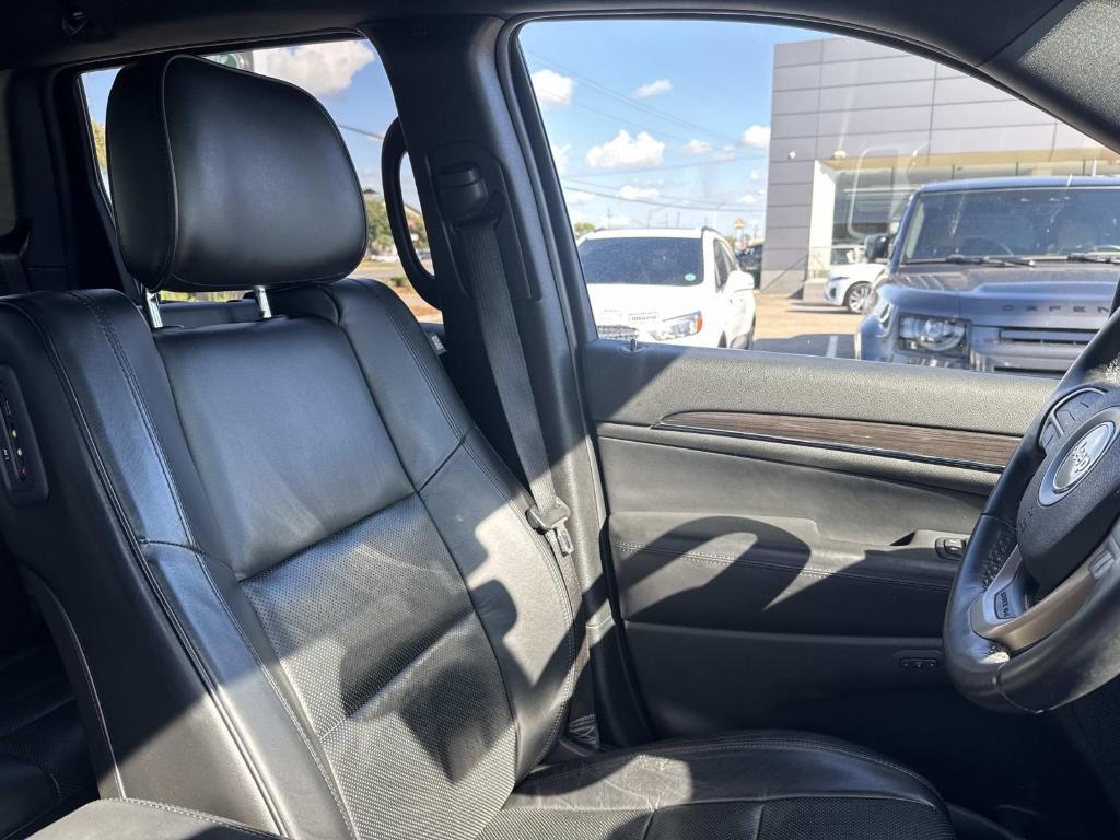 used 2016 Jeep Grand Cherokee car, priced at $19,390