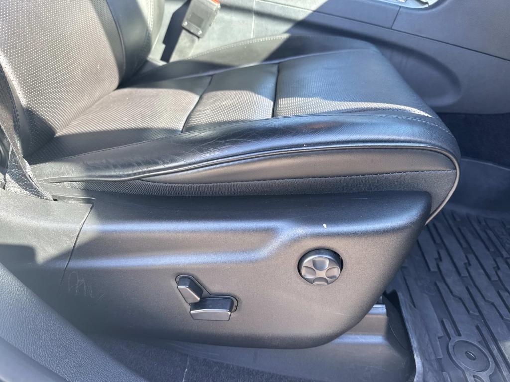 used 2016 Jeep Grand Cherokee car, priced at $19,390