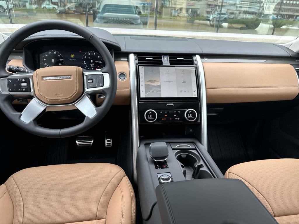 new 2025 Land Rover Discovery car, priced at $84,693