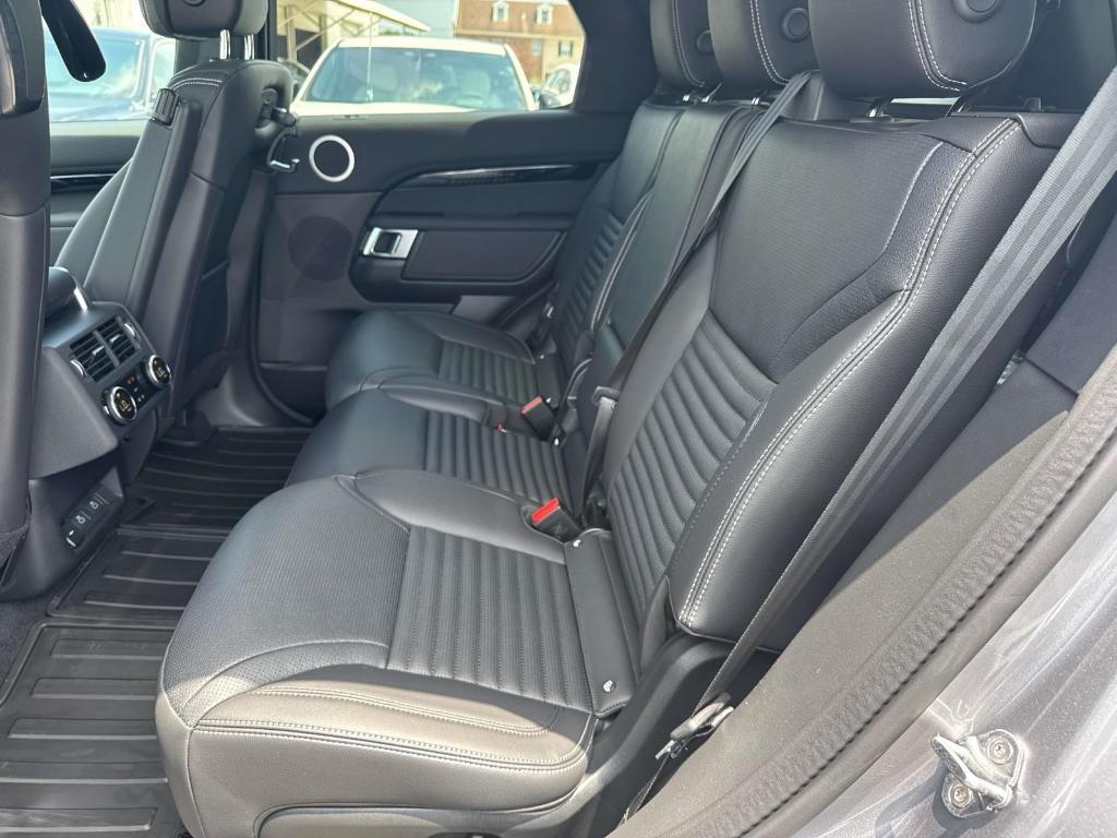 new 2025 Land Rover Discovery car, priced at $66,628