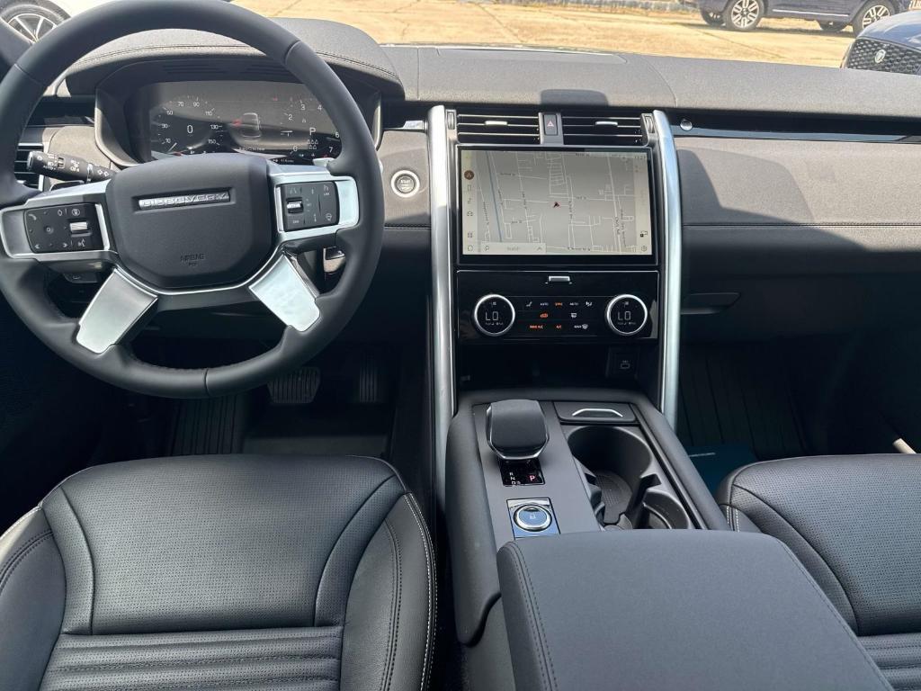 new 2025 Land Rover Discovery car, priced at $66,628