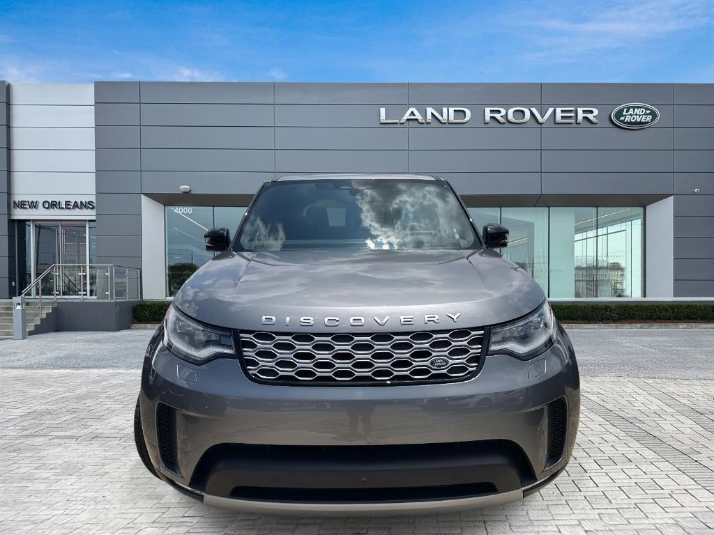 new 2025 Land Rover Discovery car, priced at $66,628