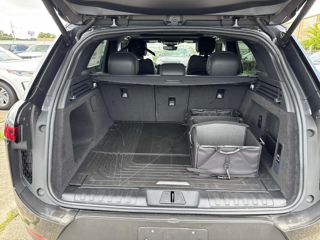 new 2025 Land Rover Range Rover Sport car, priced at $95,395
