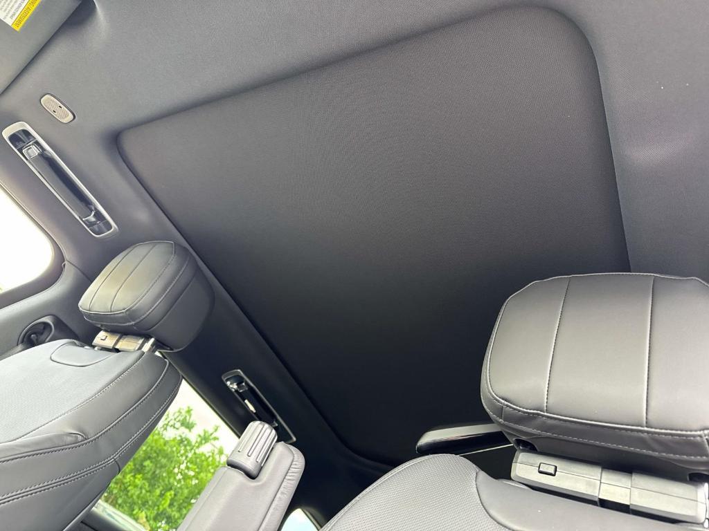 new 2025 Land Rover Range Rover Sport car, priced at $95,395