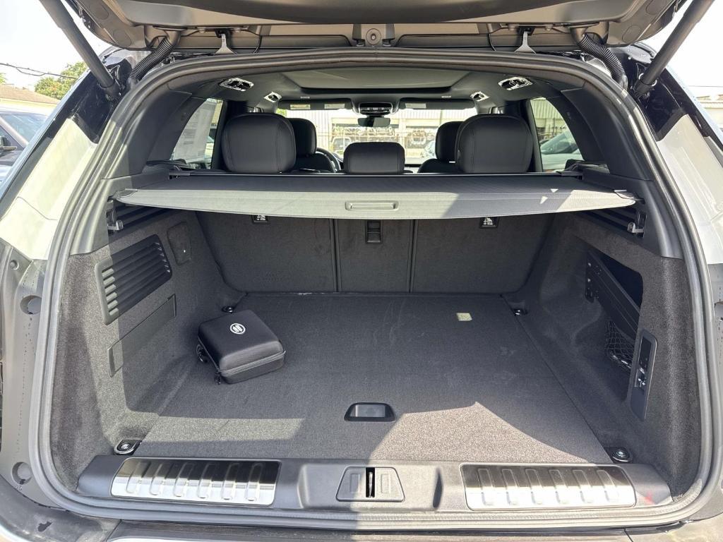 new 2025 Land Rover Range Rover Sport car, priced at $129,375