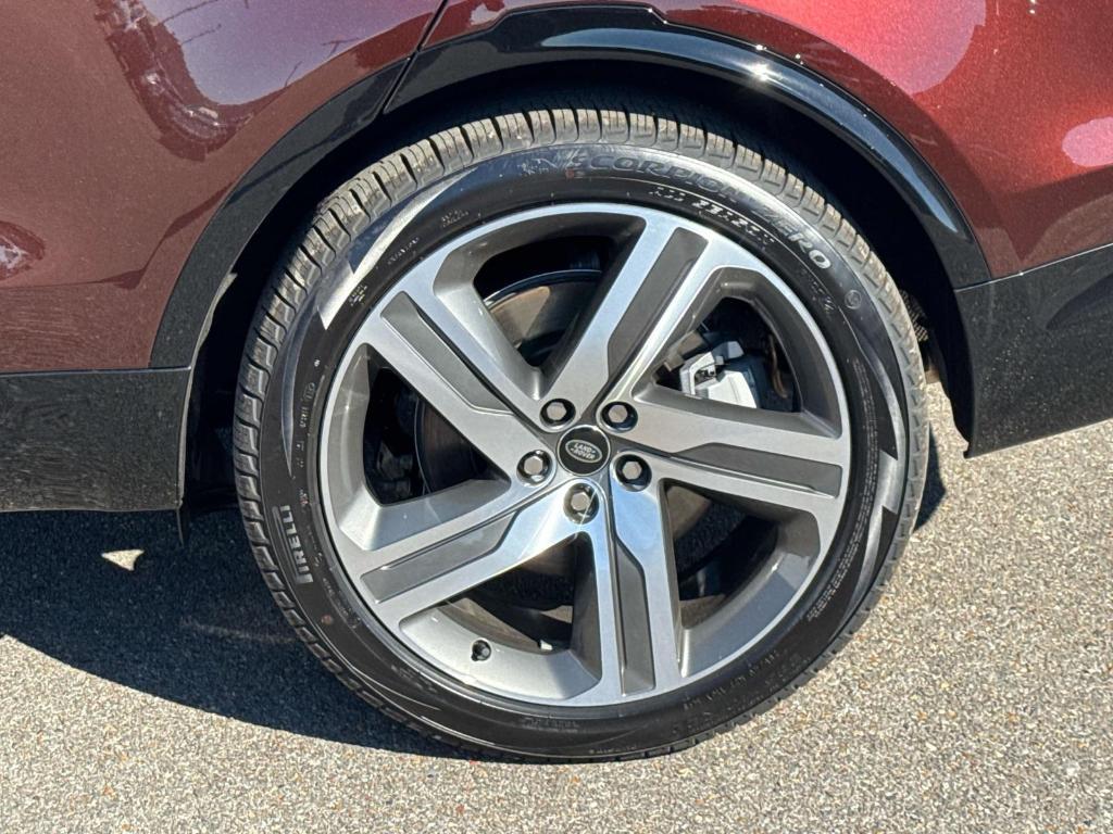 new 2026 Land Rover Discovery car, priced at $78,001