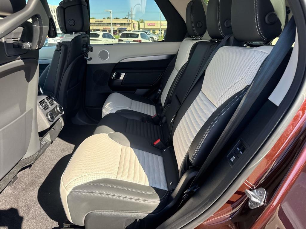 new 2026 Land Rover Discovery car, priced at $78,001