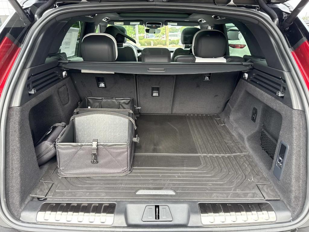 new 2025 Land Rover Range Rover Sport car, priced at $102,650
