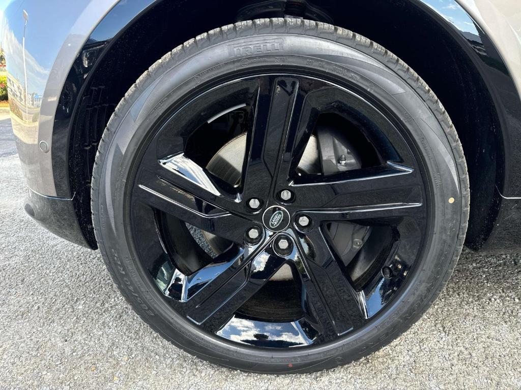 new 2025 Land Rover Discovery car, priced at $75,593