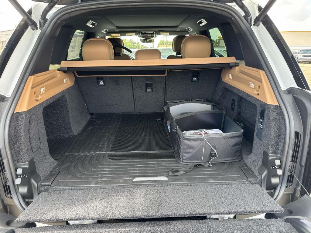 new 2025 Land Rover Range Rover car, priced at $130,420