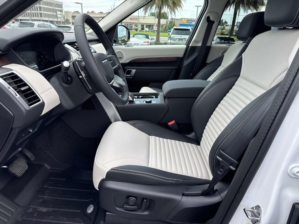 new 2025 Land Rover Discovery car, priced at $66,943