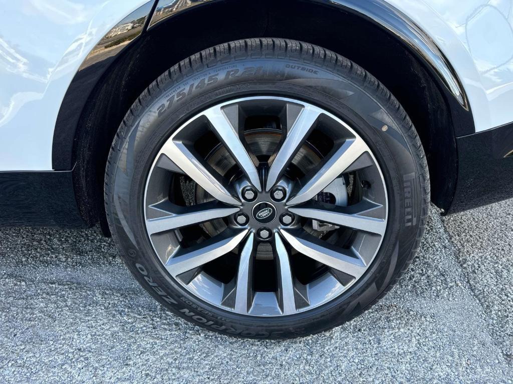 new 2025 Land Rover Discovery car, priced at $77,493