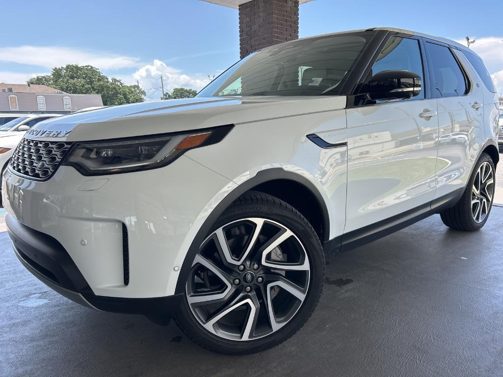 used 2024 Land Rover Discovery car