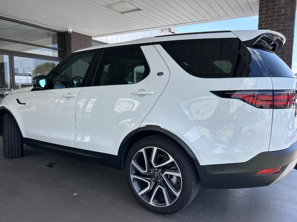 used 2024 Land Rover Discovery car, priced at $47,888