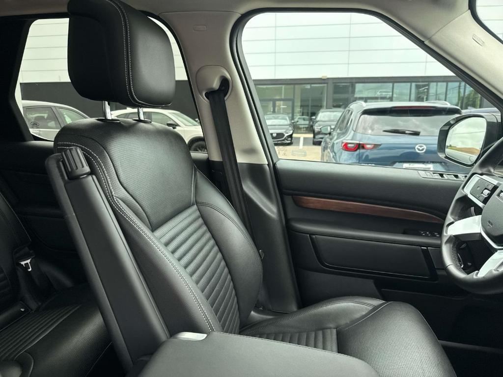 used 2024 Land Rover Discovery car, priced at $42,888