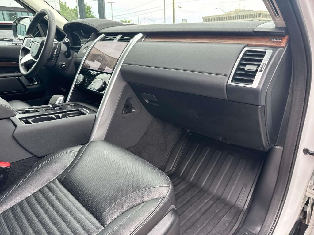 used 2024 Land Rover Discovery car, priced at $42,888