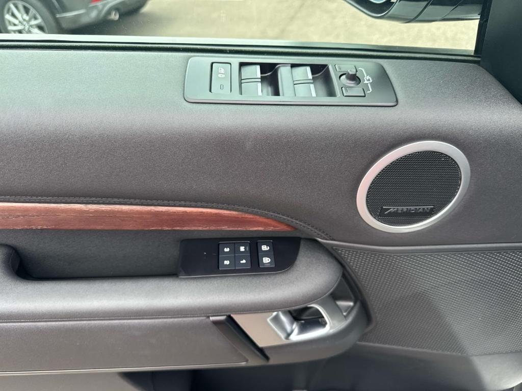 used 2024 Land Rover Discovery car, priced at $42,888