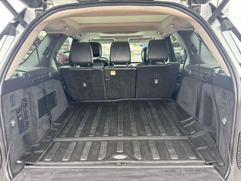 used 2024 Land Rover Discovery car, priced at $42,888