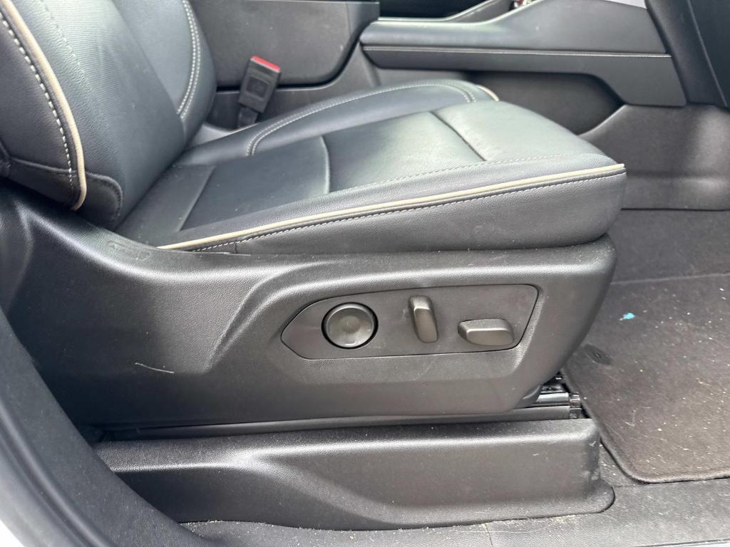 used 2024 GMC Yukon car, priced at $65,690