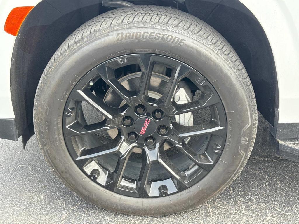 used 2024 GMC Yukon car, priced at $65,690