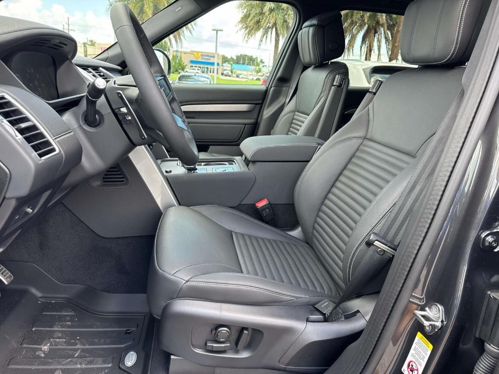 new 2025 Land Rover Discovery car, priced at $83,503