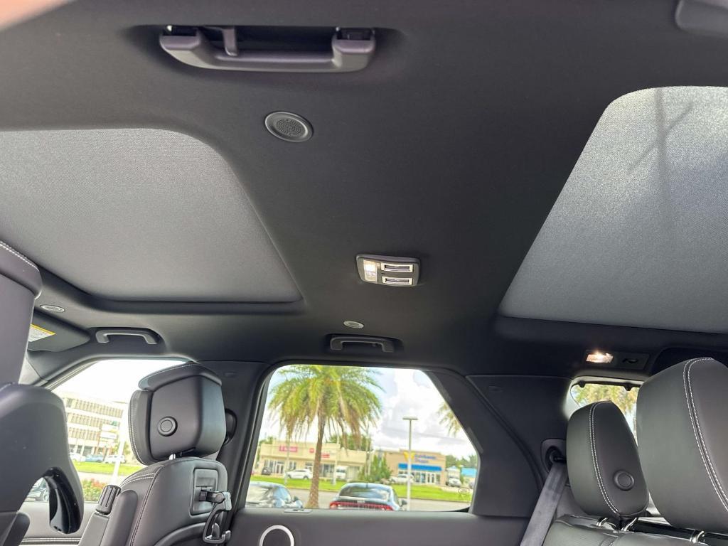new 2025 Land Rover Discovery car, priced at $83,503