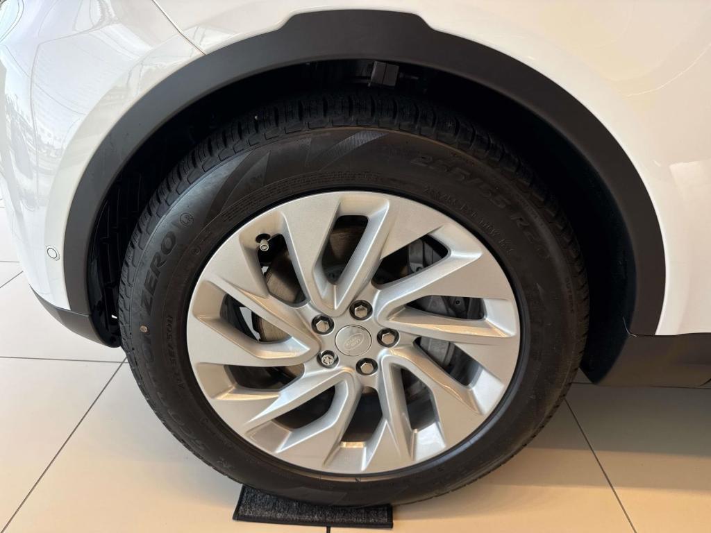 new 2025 Land Rover Discovery car, priced at $63,018