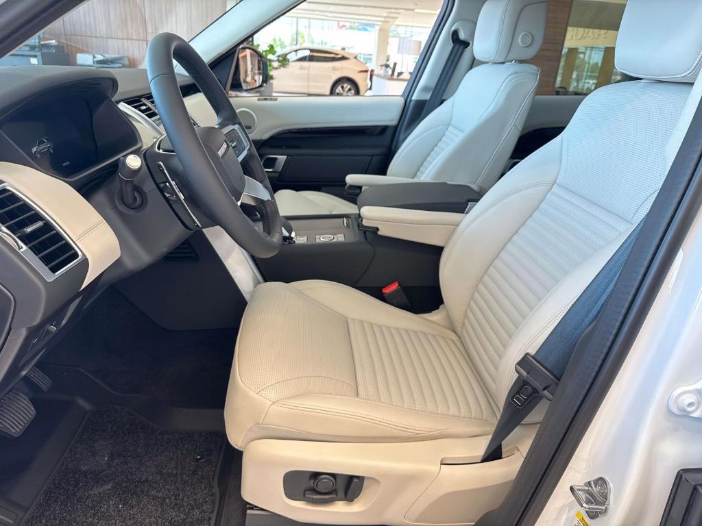 new 2025 Land Rover Discovery car, priced at $63,018