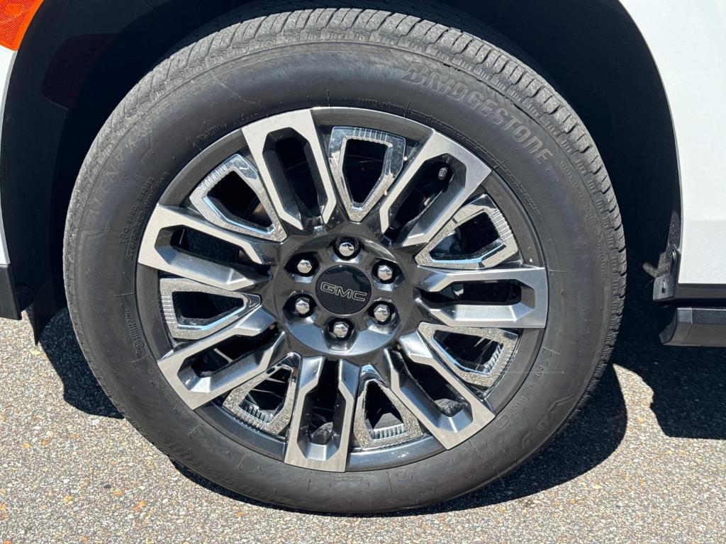 used 2024 GMC Yukon car, priced at $92,490