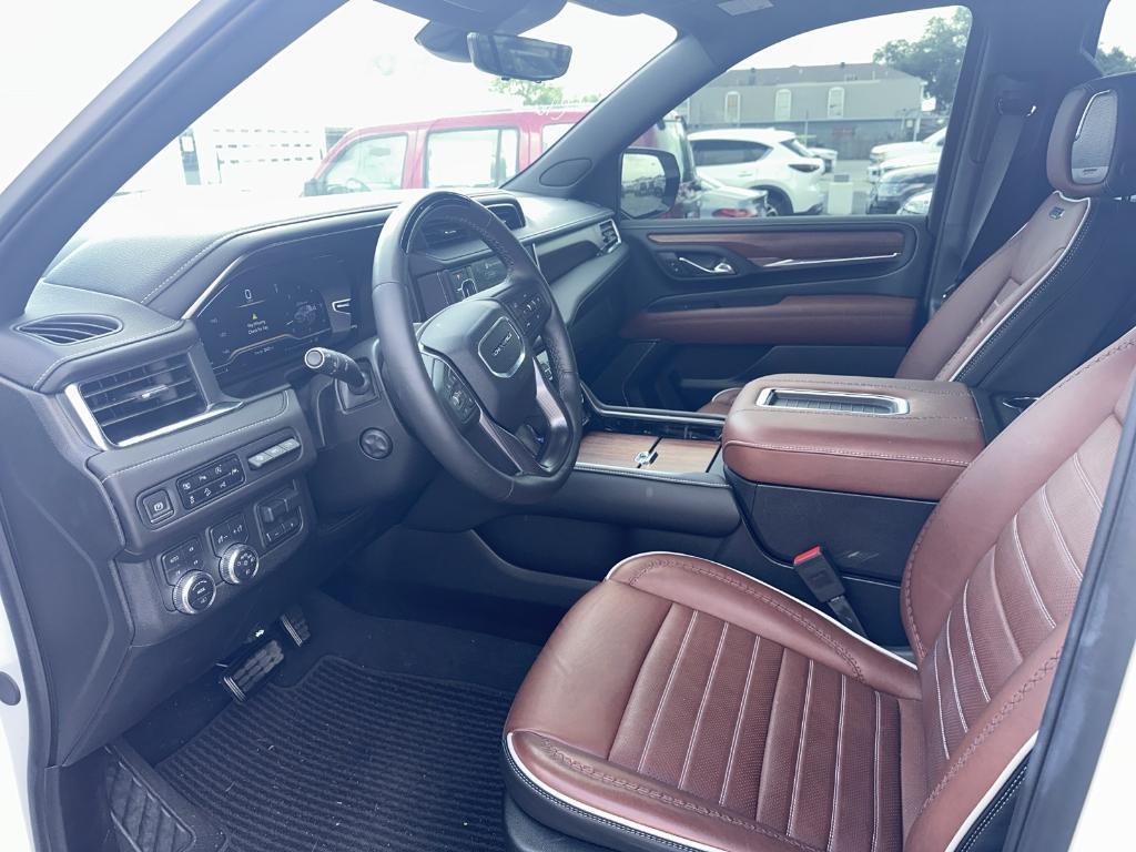 used 2024 GMC Yukon car, priced at $95,550
