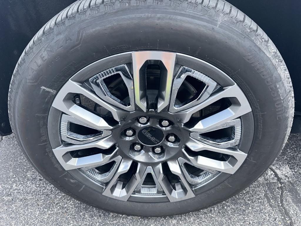 used 2024 GMC Yukon car, priced at $95,550