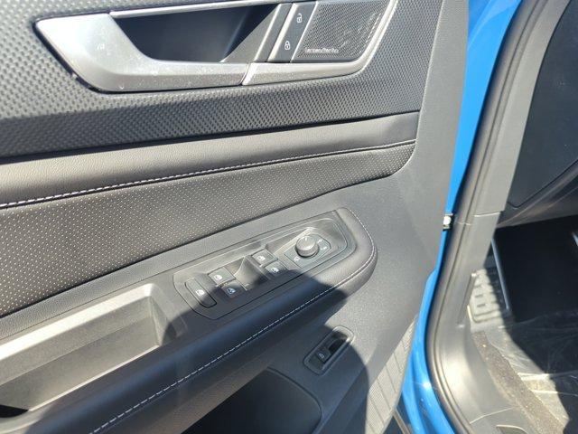 new 2026 Volkswagen Atlas Cross Sport car, priced at $53,676