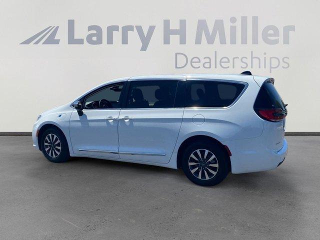 used 2023 Chrysler Pacifica Hybrid car, priced at $32,843