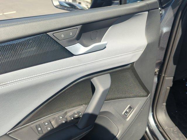 new 2025 Volkswagen Tiguan car, priced at $33,077