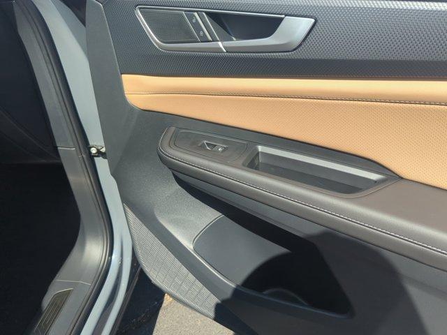 new 2026 Volkswagen Atlas Cross Sport car, priced at $49,121