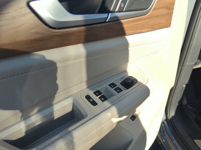 new 2026 Volkswagen Atlas car, priced at $45,878