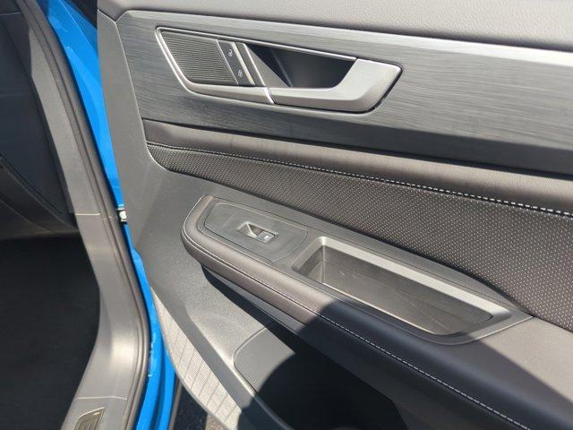 new 2026 Volkswagen Atlas Cross Sport car, priced at $45,876