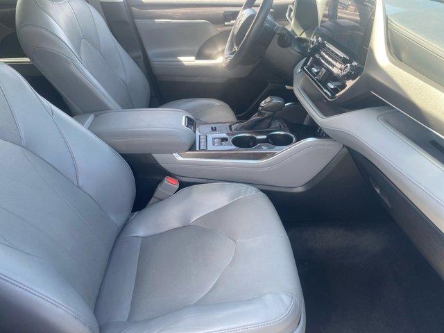 used 2022 Toyota Highlander Hybrid car, priced at $39,998