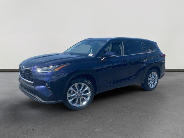 used 2022 Toyota Highlander Hybrid car, priced at $39,555