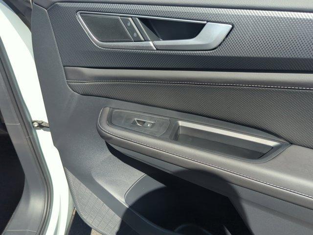 new 2026 Volkswagen Atlas Cross Sport car, priced at $49,351