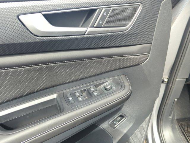 new 2025 Volkswagen Atlas Cross Sport car, priced at $43,826