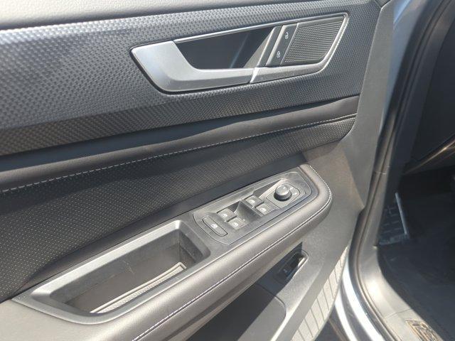 new 2025 Volkswagen Atlas Cross Sport car, priced at $46,006